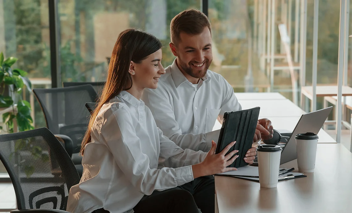 Support team working with Corefunc